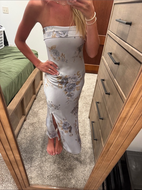 Altar'd State Dresses & Skirts - Altar'd State Strapless Floral Midi Dress in Pale Gray and Gold